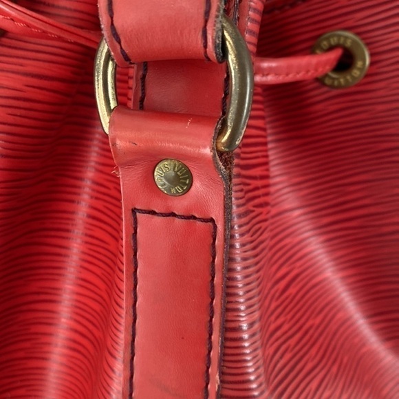 Louis Vuitton Castillian Red Epi Leather Noe Drawstring GM Like New - Picture 13 of 17